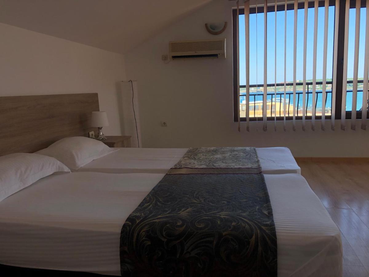Time Out Hotel Sozopol Exterior photo