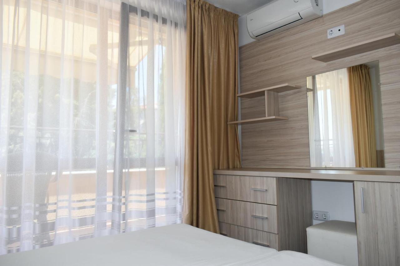 Time Out Hotel Sozopol Exterior photo