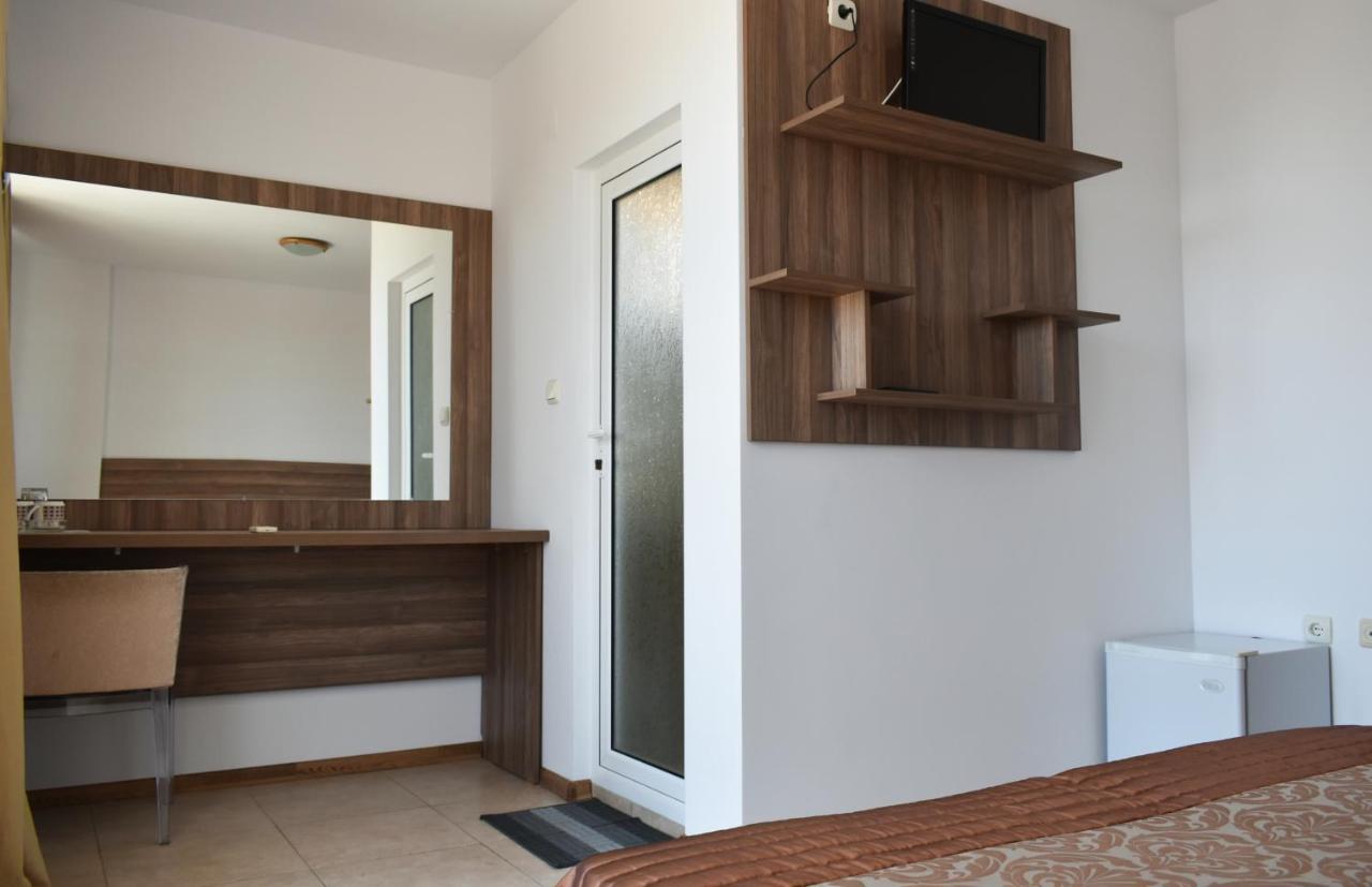 Time Out Hotel Sozopol Exterior photo