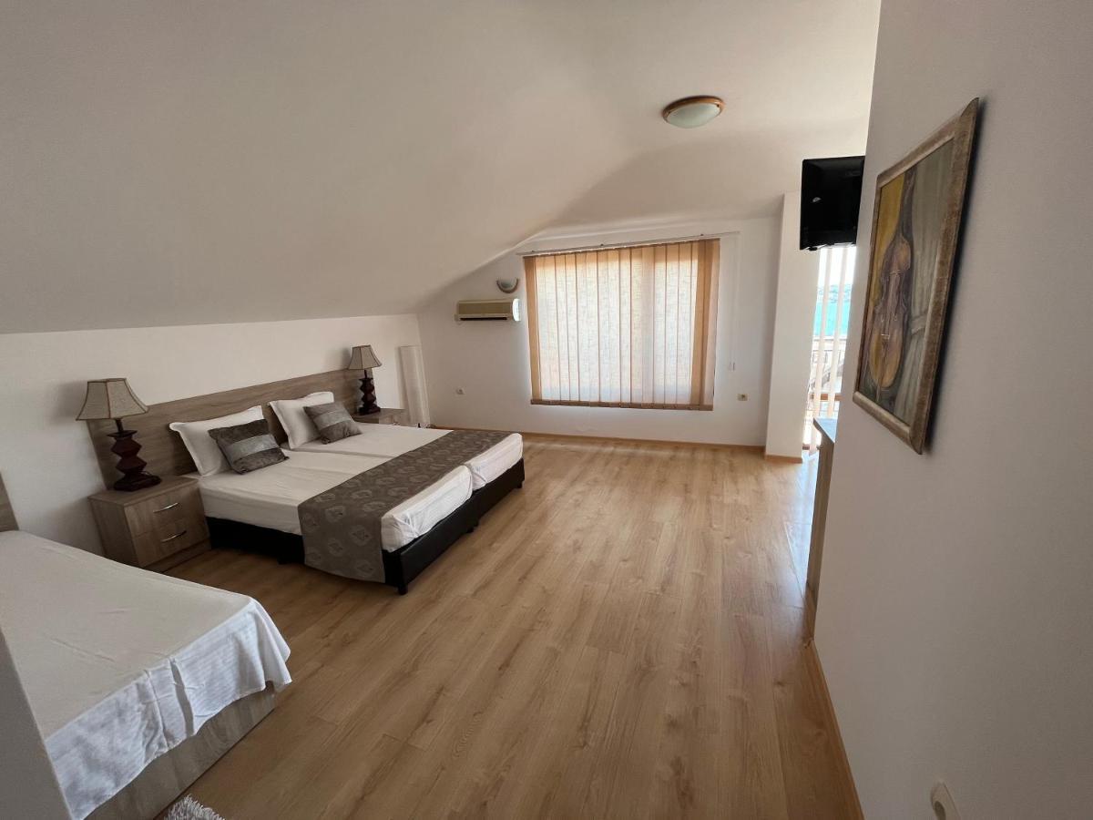 Time Out Hotel Sozopol Exterior photo