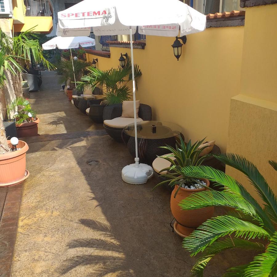 Time Out Hotel Sozopol Exterior photo
